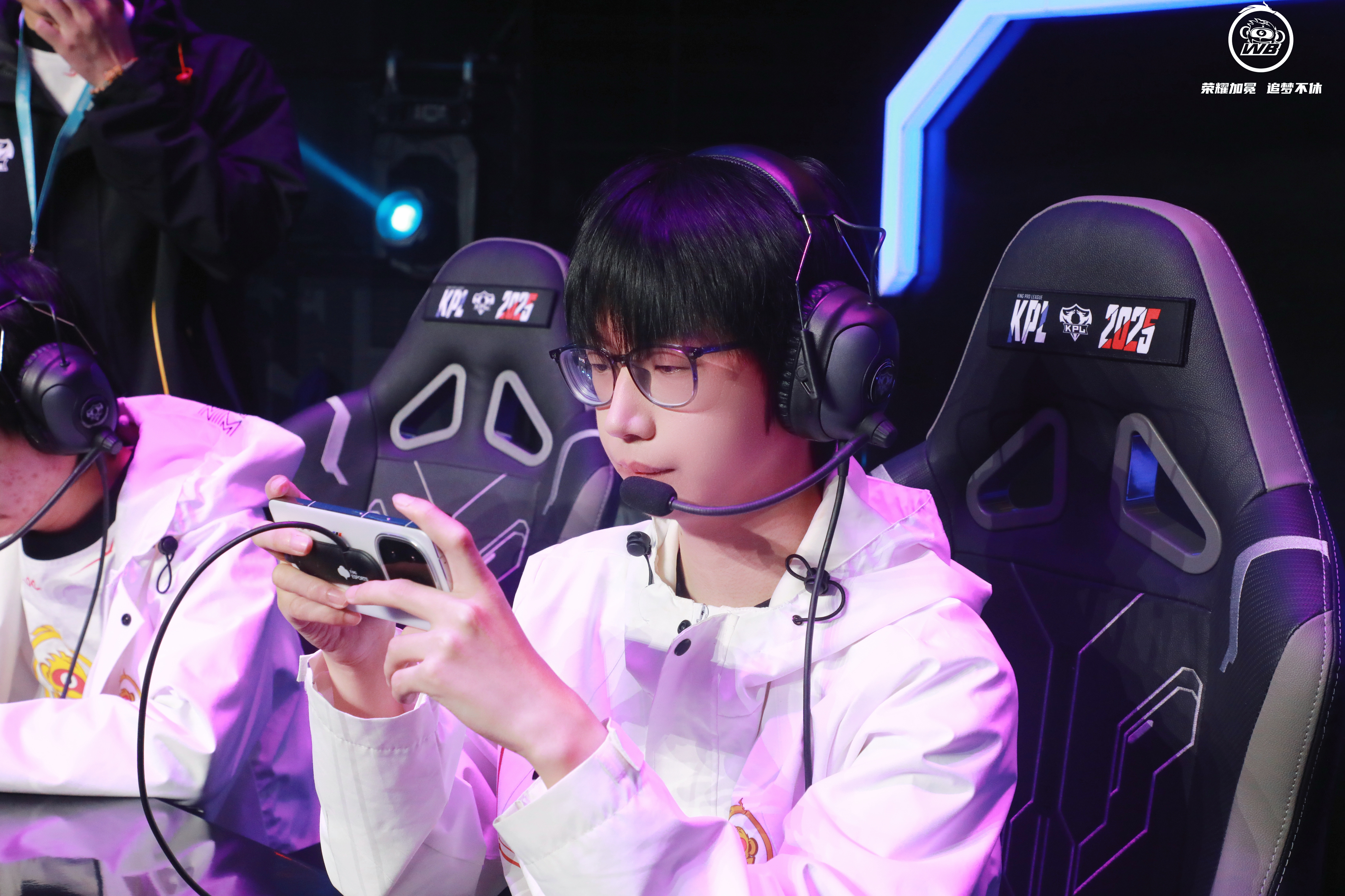 开云体育app-WBG横扫FNC，Elk开启传奇时刻激烈交锋八强赛，留下经典瞬间