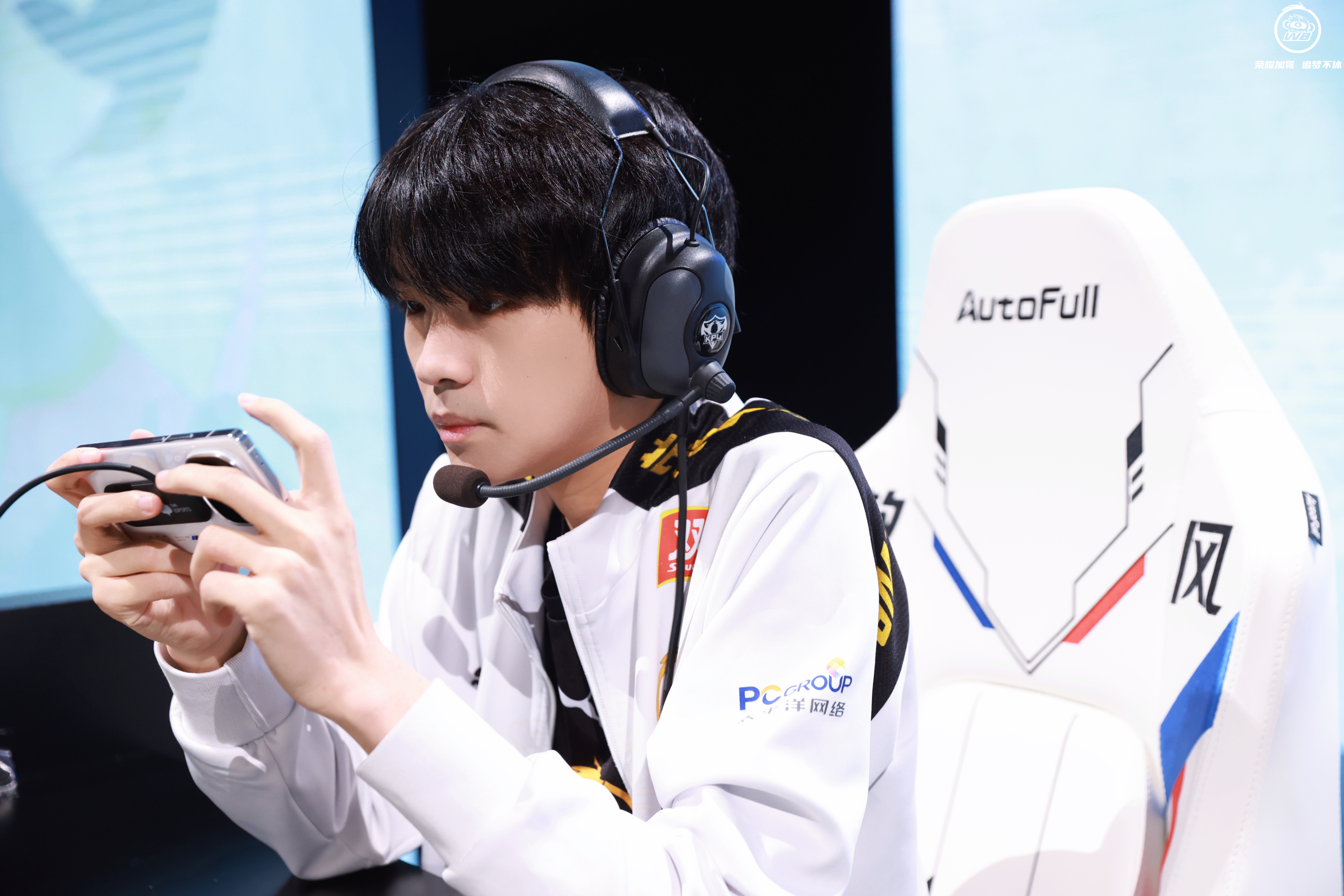 WBG横扫FNC，Elk开启传奇时刻激烈交锋八强赛，留下经典瞬间