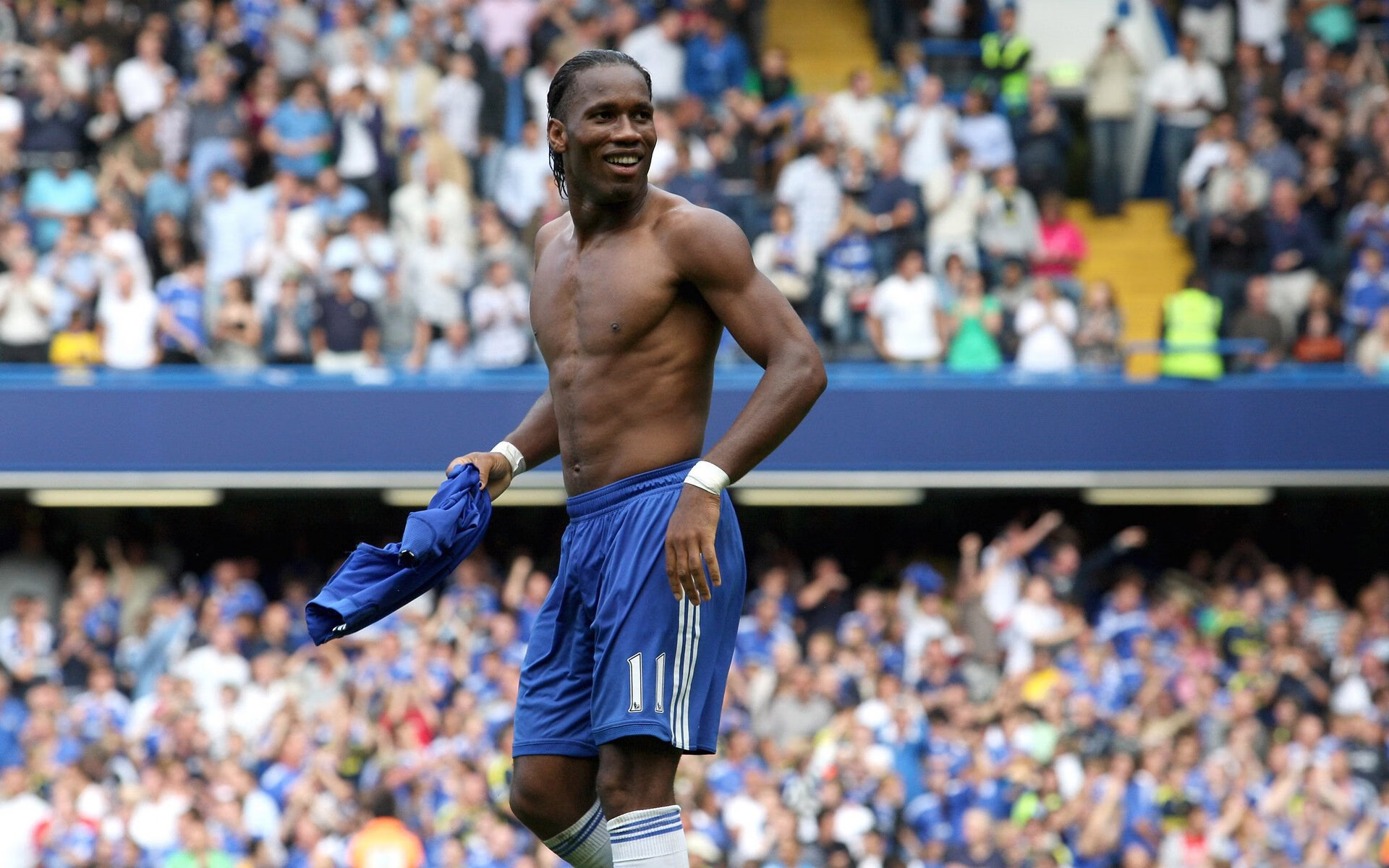 王者归来！梅西统治级表现助巴黎连斩强敌，法甲霸权稳如磐石